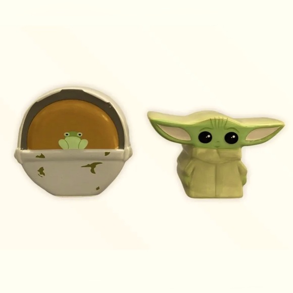 NEW! Disney+ Star Wars Mandalorian BABY YODA GROGU Salt & Pepper SHAKERS Disney - Picture 1 of 10
